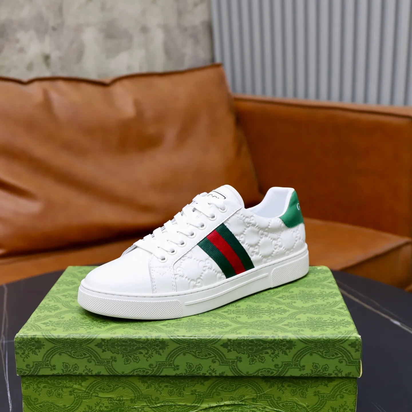 Ex-factory price: 420💰🙅‍♂️🙅‍♂️🙅‍♂️ Brand: Gucci GUCCi Standard code: 38-44 (45 customized) Grade: Same as the official website Material: Original leather splicing, comfortable and breathable sheepskin lining, original wear-resistant outsole Style category: Men's fashionable casual shoes, running, sports shoes, noble luxury brand elements, top luxury Color: actual picture color